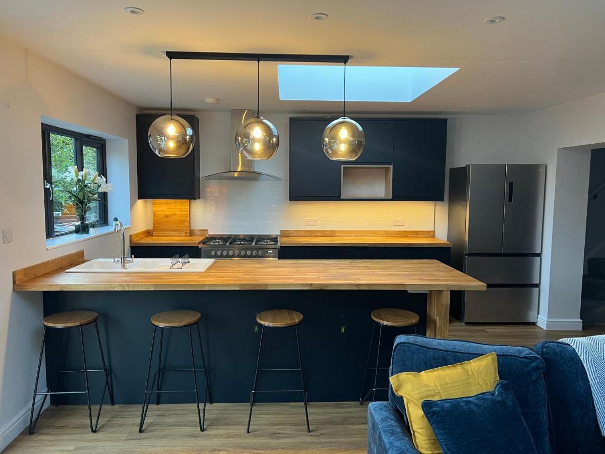 雷利3 Bed Luxury Open Plan Living别墅 外观 照片