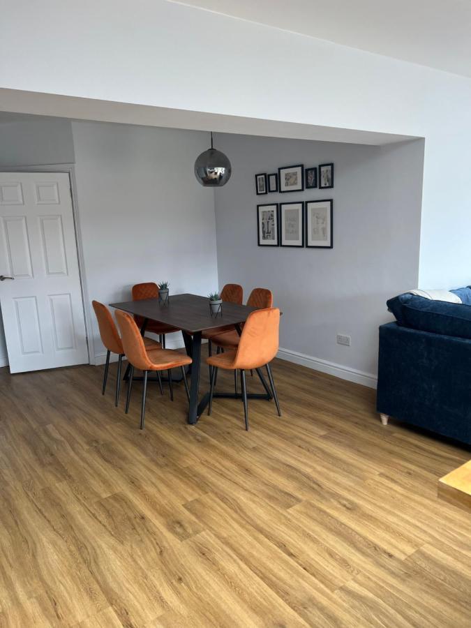 雷利3 Bed Luxury Open Plan Living别墅 外观 照片